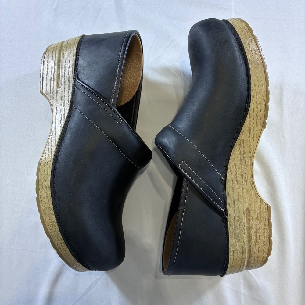 Dansko Professional Black Leather Clogs Wood Grain Platform Size 40 206021402